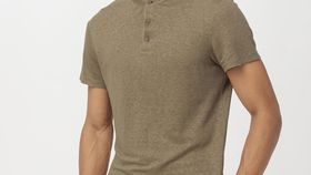 hessnatur Herren Shirt mit Stehkragen aus Leinen - beige - Größe 50