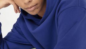 hessnatur Damen Sweatshirt Hoodie Relaxed aus Bio-Baumwolle - blau - Größe 36