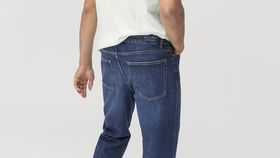 hessnatur Herren Jeans MADS Relaxed Tapered aus Bio-Denim - blau - Größe 30/32