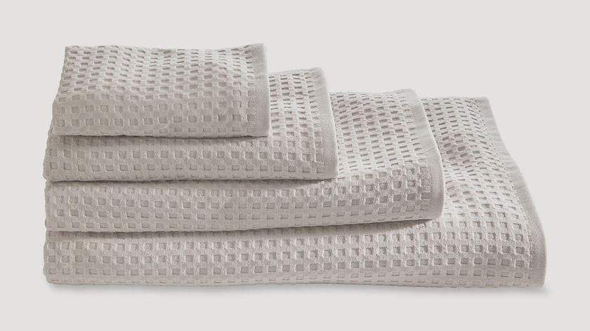 hessnatur Waffelpiqué-Handtuch aus Bio-Baumwolle - grau - Größe 30x50 cm