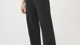 hessnatur Damen Hose Bundfalte Relaxed aus TENCEL™ Lyocell mit Bio-Baumwolle - schwarz - Größe 40