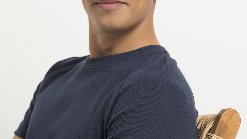 hessnatur Herren Waffelpiqué-Shirt aus Bio-Baumwolle mit Leinen - blau - Größe 50