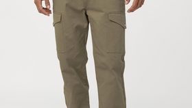 hessnatur Herren Cropped Cargohose aus Bio-Baumwolle mit Hanf - beige - Größe 52