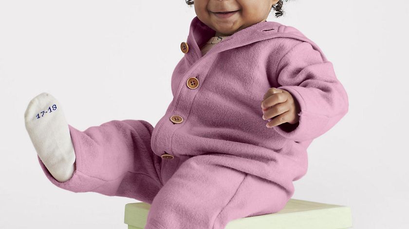 hessnatur Baby Softfleece Overall Regular aus Bio-Baumwolle - lila - Größe 62/68