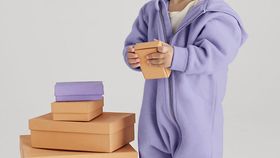 hessnatur Baby Softfleece Overall Regular aus Bio-Baumwolle - lila - Größe 50/56