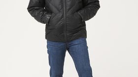 hessnatur Herren Daunenjacke Nature Shell mit Bio-Baumwolle - schwarz - Größe 56