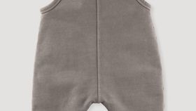 hessnatur Baby Sweat-Latzhose aus Bio-Baumwolle - beige - Größe 86/92