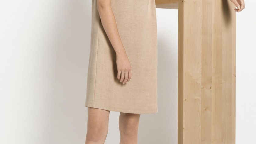 hessnatur Damen Pflanzengefärbtes Kleid aus Bio-Baumwolle mit Kapok - beige - Größe 42