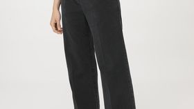 hessnatur Damen Hose Bundfalte Relaxed aus TENCEL™ Lyocell mit Bio-Baumwolle - schwarz - Größe 36