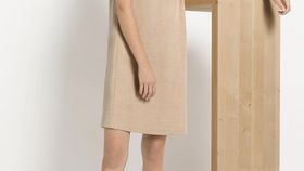 hessnatur Damen Pflanzengefärbtes Kleid aus Bio-Baumwolle mit Kapok - beige - Größe 36