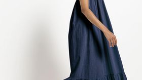 hessnatur Damen Crêpe-Kleid aus Bio-Baumwolle mit Leinen - blau - Größe 34