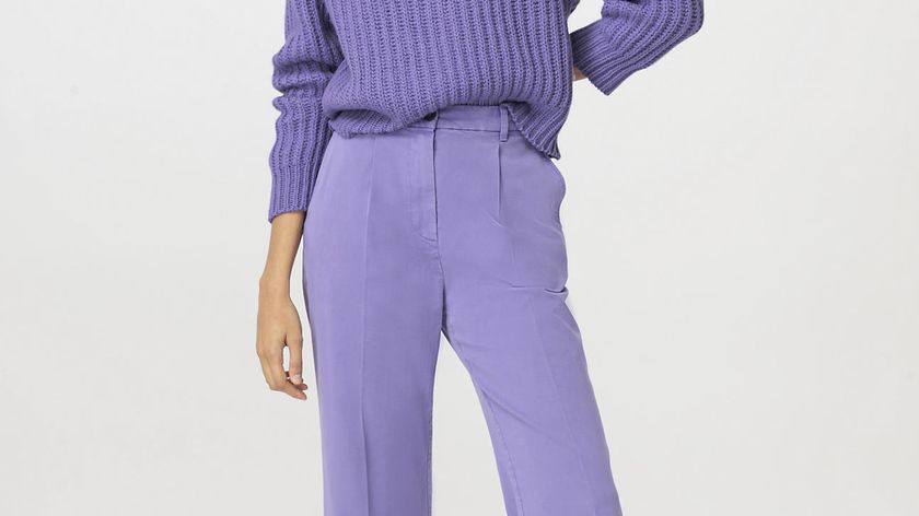 hessnatur Damen Hose Bundfalte Relaxed aus TENCEL™ Lyocell mit Bio-Baumwolle - lila - Größe 48
