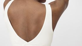 hessnatur Damen Bustier PURE BALANCE aus Bio-Baumwolle und Tencel™ Modal - weiß - Größe 46