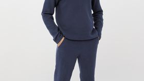 hessnatur Herren Musselin Schlafhose Regular PURE COMFORT aus Bio-Baumwolle - blau - Größe 52