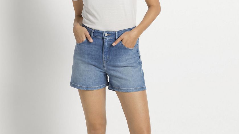 hessnatur Damen Denim-Shorts Hannah Mom Fit - blau - Größe 32