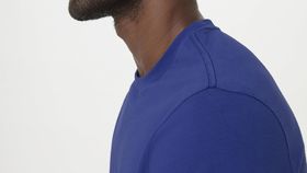 hessnatur Herren T-Shirt Regular aus Bio-Baumwolle - blau - Größe 54