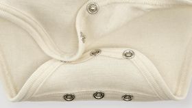 hessnatur Baby Langarmbody Slim aus Bio-Baumwolle mit Merinowolle und Seide - natur - Größe 98/104