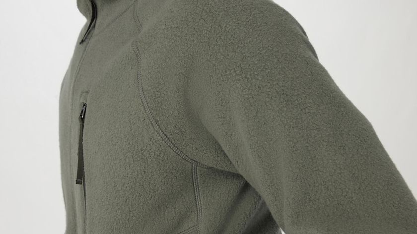 hessnatur Herren Fleece Jacke Kapuze Relaxed aus Bio-Baumwolle - grün - Größe 52