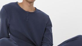 hessnatur Herren Musselin Langarmshirt Regular PURE COMFORT aus Bio-Baumwolle - blau - Größe 46