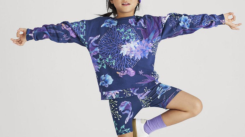 hessnatur Kinder NAITO X HESSNATUR Sweatshirt Regular aus Bio-Baumwolle - blau - Größe 98/104