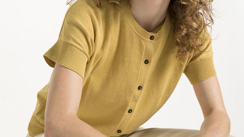 hessnatur Damen Strickjacke aus Bio-Baumwolle mit Leinen - gelb - Größe 40