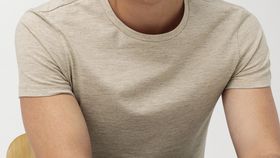hessnatur Kurzarmshirt aus Bio-Merinowolle mit Hanf und Bio-Baumwolle - beige - Größe 50