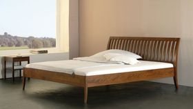 Coburger Werkstätten Bett aus Massivholz mit Lehne - Modell Laguna
