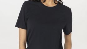 hessnatur Damen T-Shirt Regular aus Bio-Baumwolle - schwarz - Größe 42