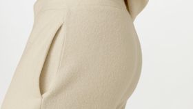 hessnatur Loungewear Fleece Hose Relaxed ACTIVE LIGHT aus Bio-Baumwolle - natur - Größe 40