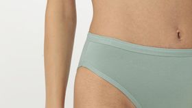 hessnatur Damen Taillenslip High Waist PURE BALANCE aus Bio-Baumwolle und Tencel™ Modal - grün - Größe 36