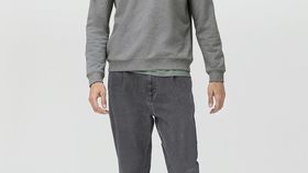 hessnatur Herren BetterRecycling Jeans Ron Relaxed aus Bio-Denim - schwarz - Größe 46