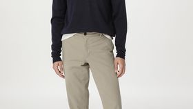 hessnatur Herren Chino LENN Regular aus Bio-Baumwolle - beige - Größe 48