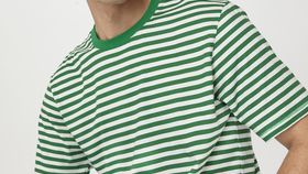 hessnatur Herren Shirt Relaxed aus Bio-Baumwolle - grün - Größe L