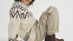 hessnatur Kinder Cargo-Jeans mineralgefärbt aus Bio-Baumwolle - beige - Größe 98