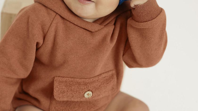 hessnatur Baby Sweatbody BetterRecycling aus Bio-Baumwolle - braun - Größe 86/92