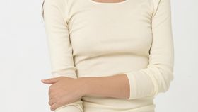 hessnatur Damen Shirt "Pure Nature" aus Bio-Baumwolle - natur - Größe 42