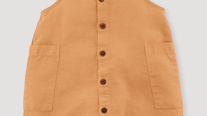 hessnatur Baby Latzhose aus Leinen mit Bio-Baumwolle - orange - Größe 98/104